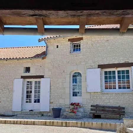 Maison Les Giraudeaux A 35 Minutes Du Futuroscope